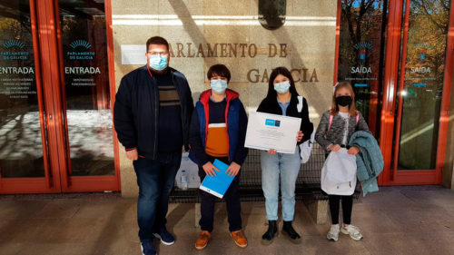 Representantes do Consello da Infancia de Ponteareas piden no Parlamento galego medidas concretas para un maior coidado do medio ambiente 