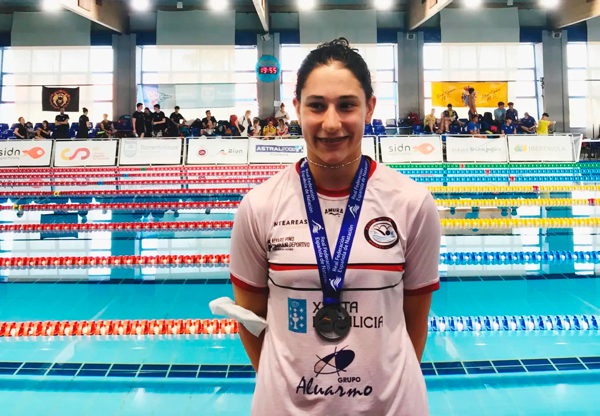 A nadadora do CN Ponteareas Sofía Carballo proclámase subcampioa de España Júnior en 100 braza  